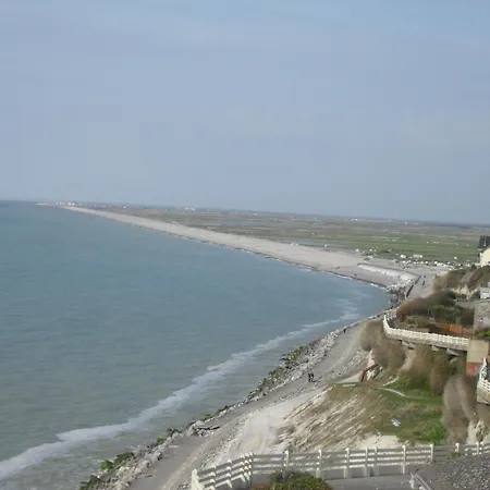 Appartement Comfortably Furnished With A Sea View *