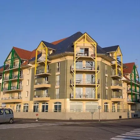Comfortably Furnished With A Sea View *